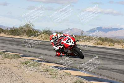 media/Nov-16-2025-Race Pace (Sun) [[8c5fa54630]]/Non Verified Riders (1st 20 Minutes)/3-Turn 3 Inside (11am)/